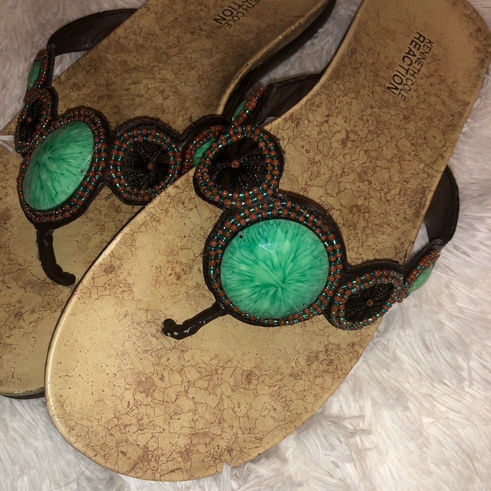 VERY NICE FLIP FLOP SANDLES